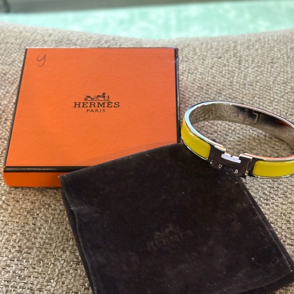 Hermès Yellow Enamel Bracelet - Picture 8 of 8